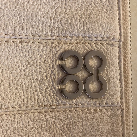 COACH wristlet - Picture 2 of 4